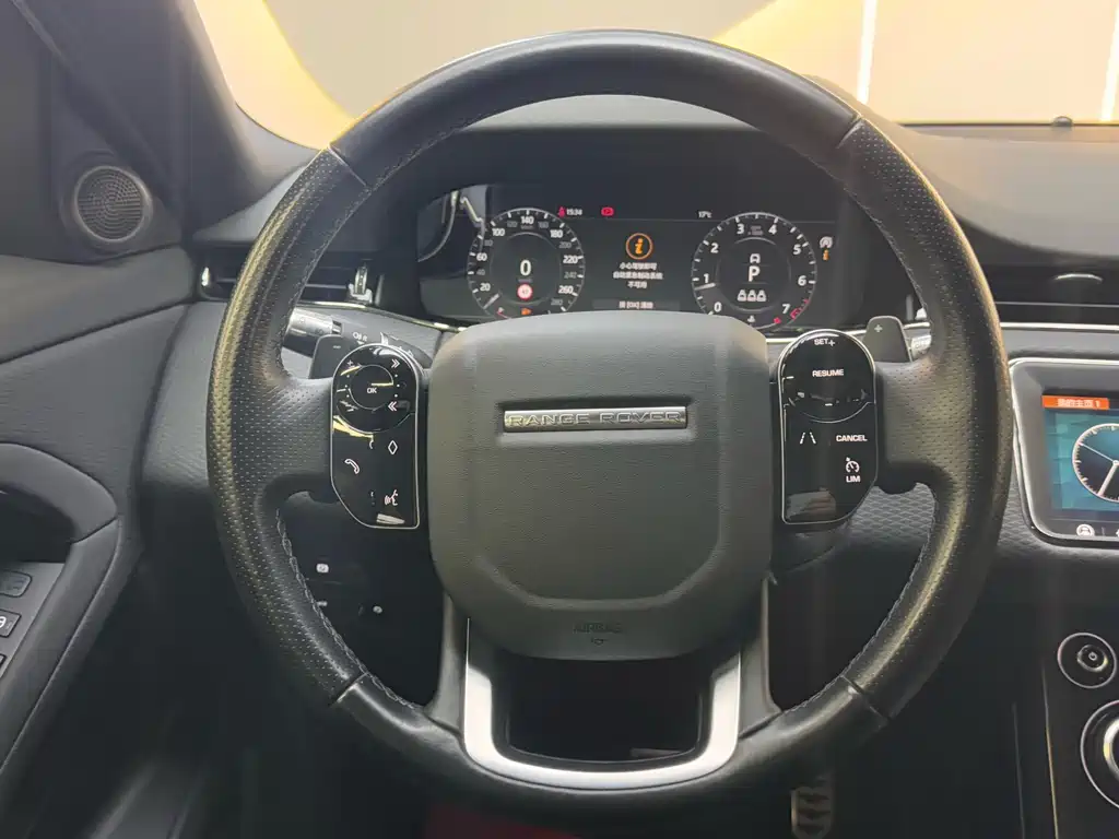 Land Rover Evoque — фото 20