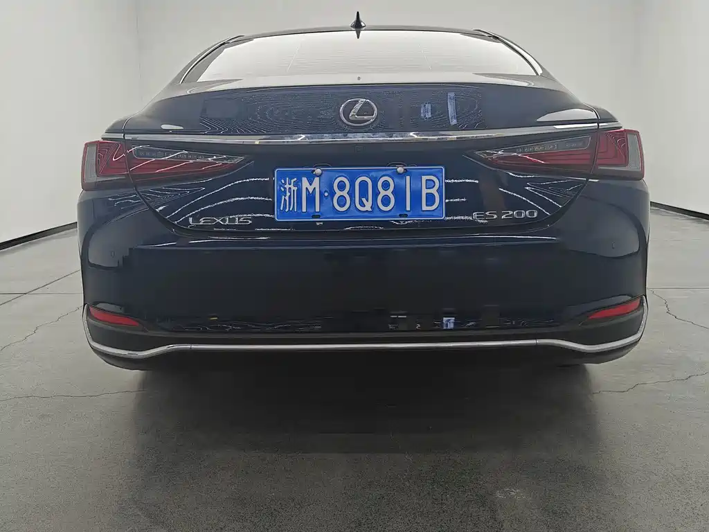 Lexus ES — фото 18