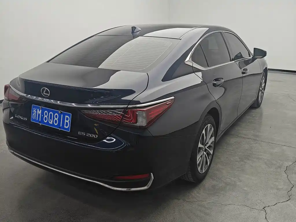 Lexus ES — фото 19
