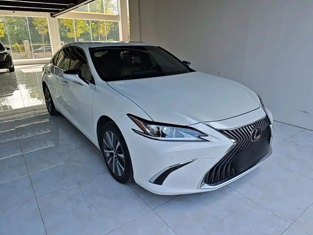 Lexus ES — фото 3