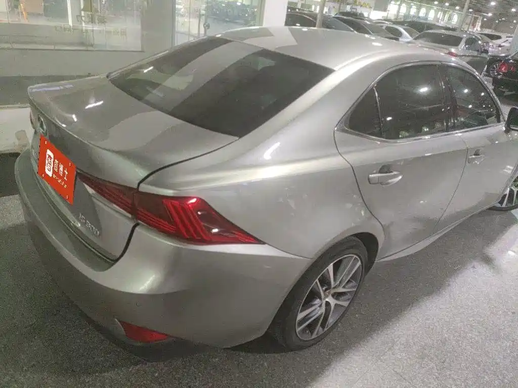 Lexus IS — фото 2