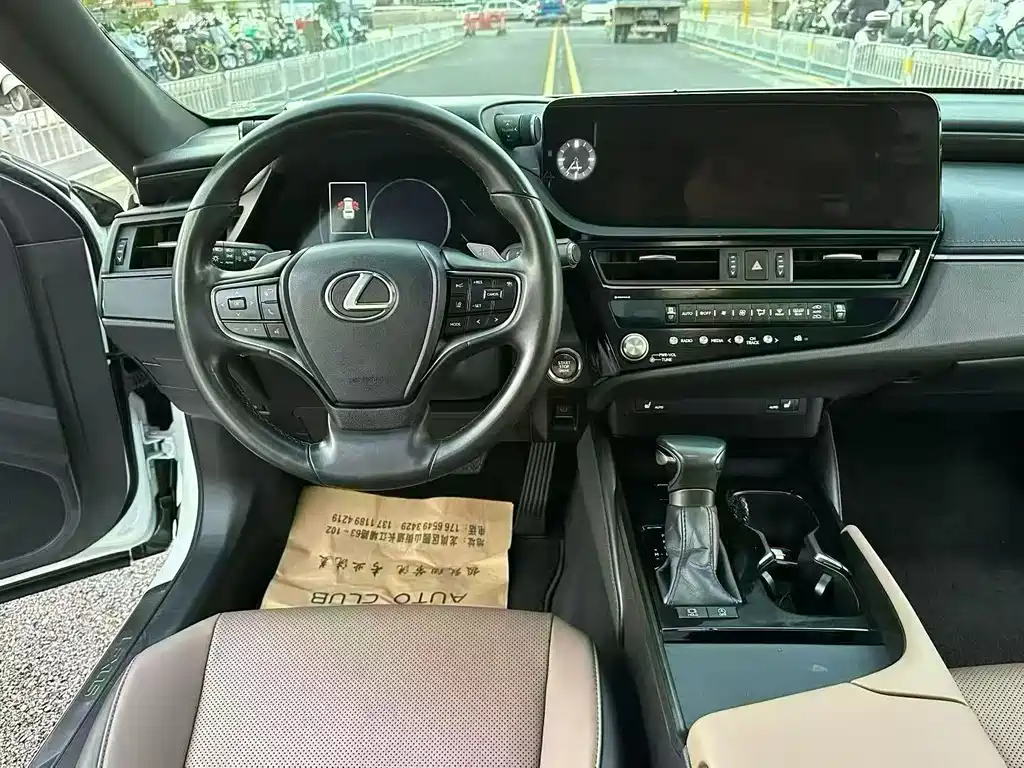 Lexus ES — фото 5