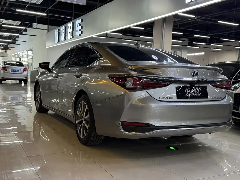 Lexus ES — фото 6