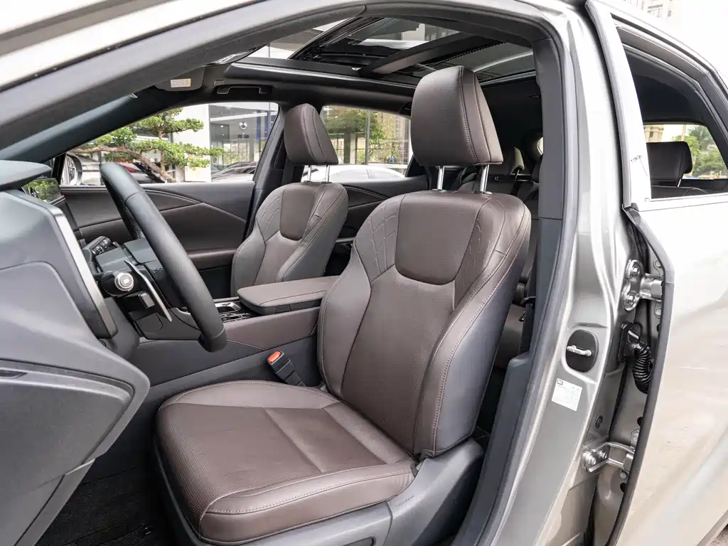 Lexus RX — фото 11