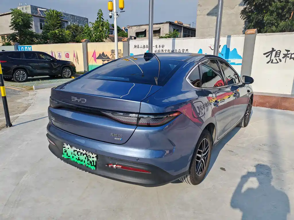 BYD Seal 05 DM-i — фото 8