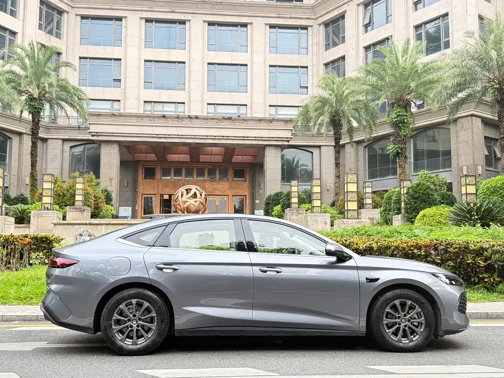 BYD Qin L — фото 15