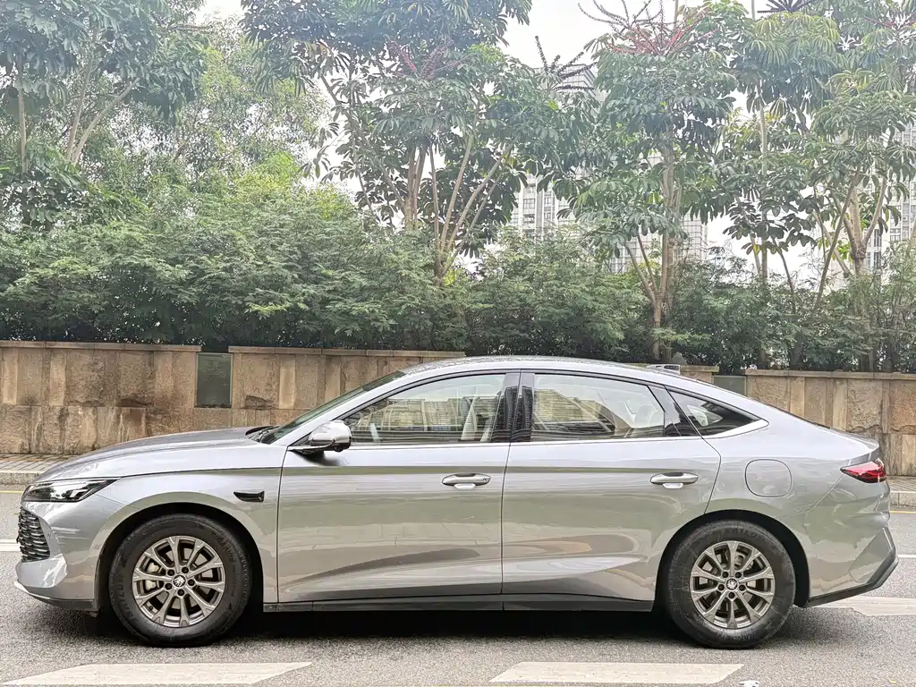 BYD Qin L — фото 16