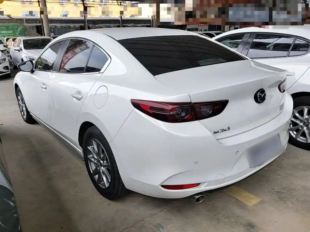 Mazda 3 Axela — фото 4