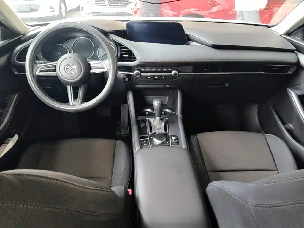 Mazda 3 Axela — фото 9