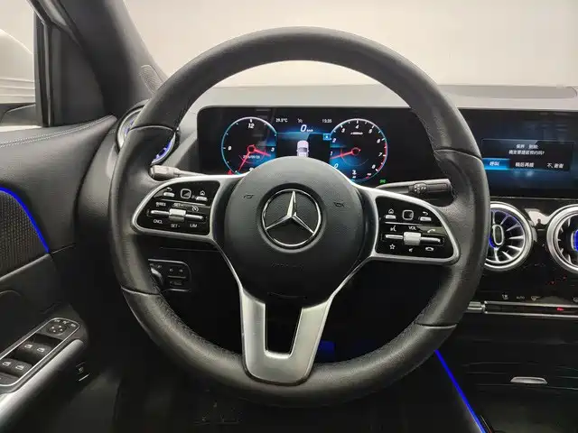 Mercedes-Benz GLA — фото 6
