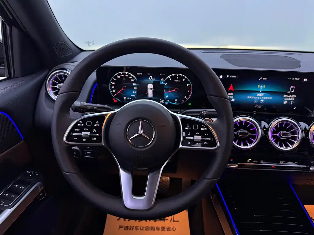 Mercedes-Benz GLB — фото 10