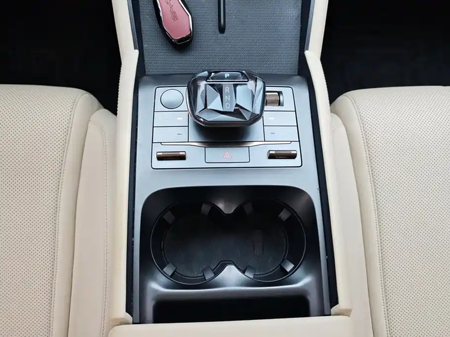 BYD Qin L — фото 15