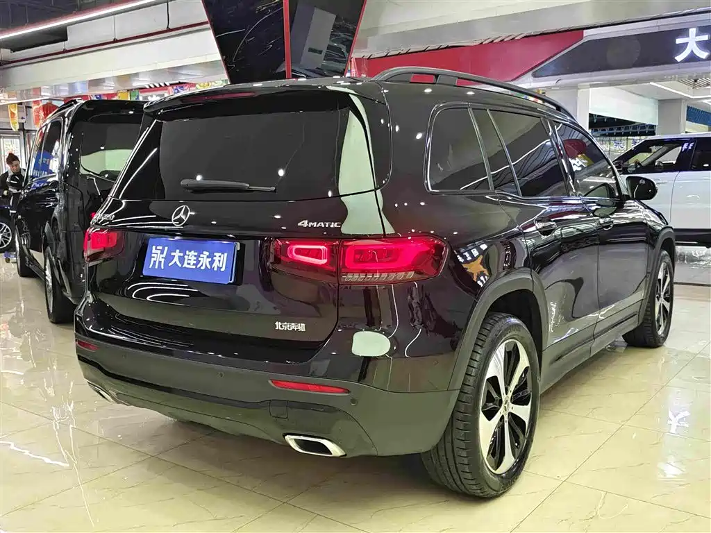 Mercedes-Benz GLB — фото 14