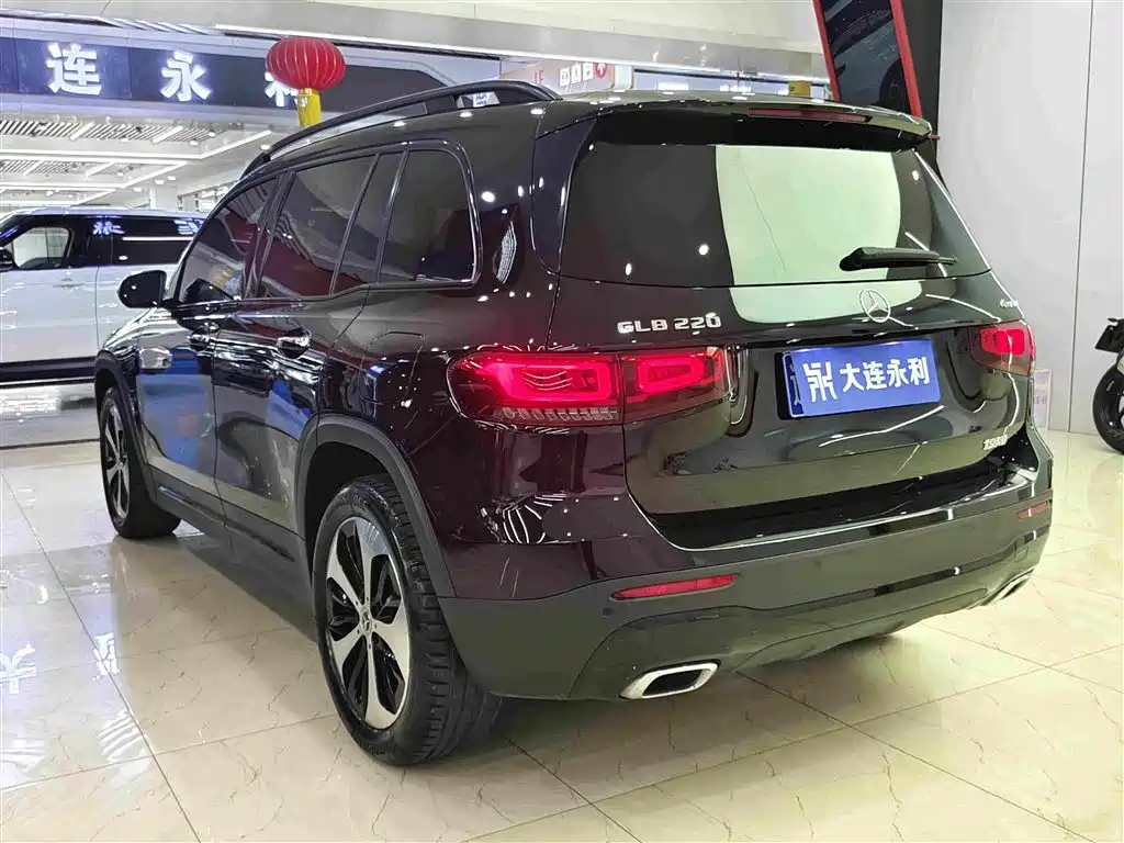 Mercedes-Benz GLB — фото 16