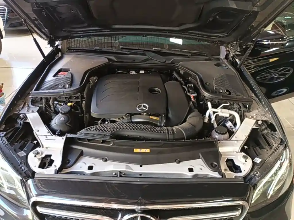 Mercedes-Benz E-Class (Import) — фото 19