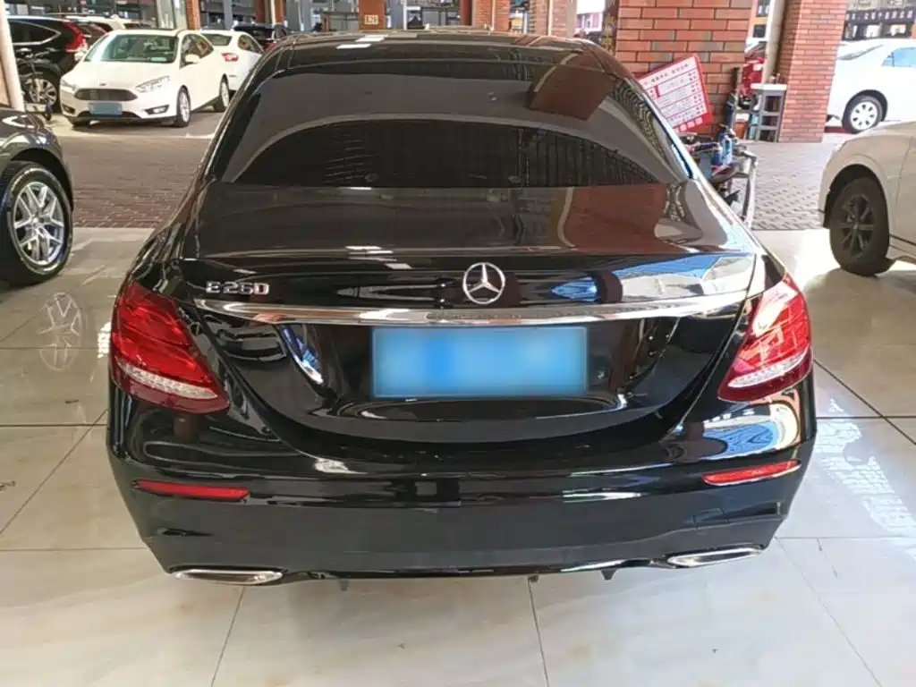 Mercedes-Benz E-Class (Import) — фото 5