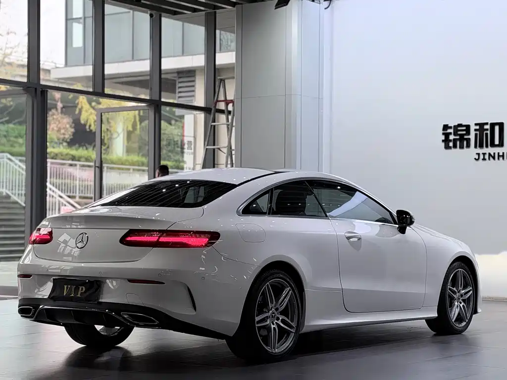 Mercedes-Benz E-Class (Import) — фото 4