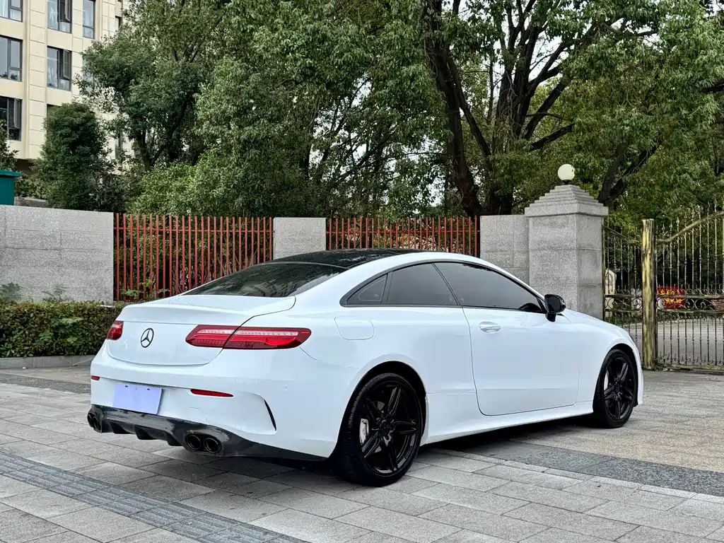 Mercedes-Benz E-Class (Import) — фото 4