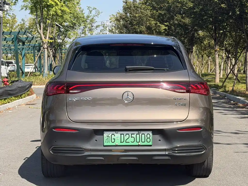 Mercedes-Benz EQE SUV — фото 10