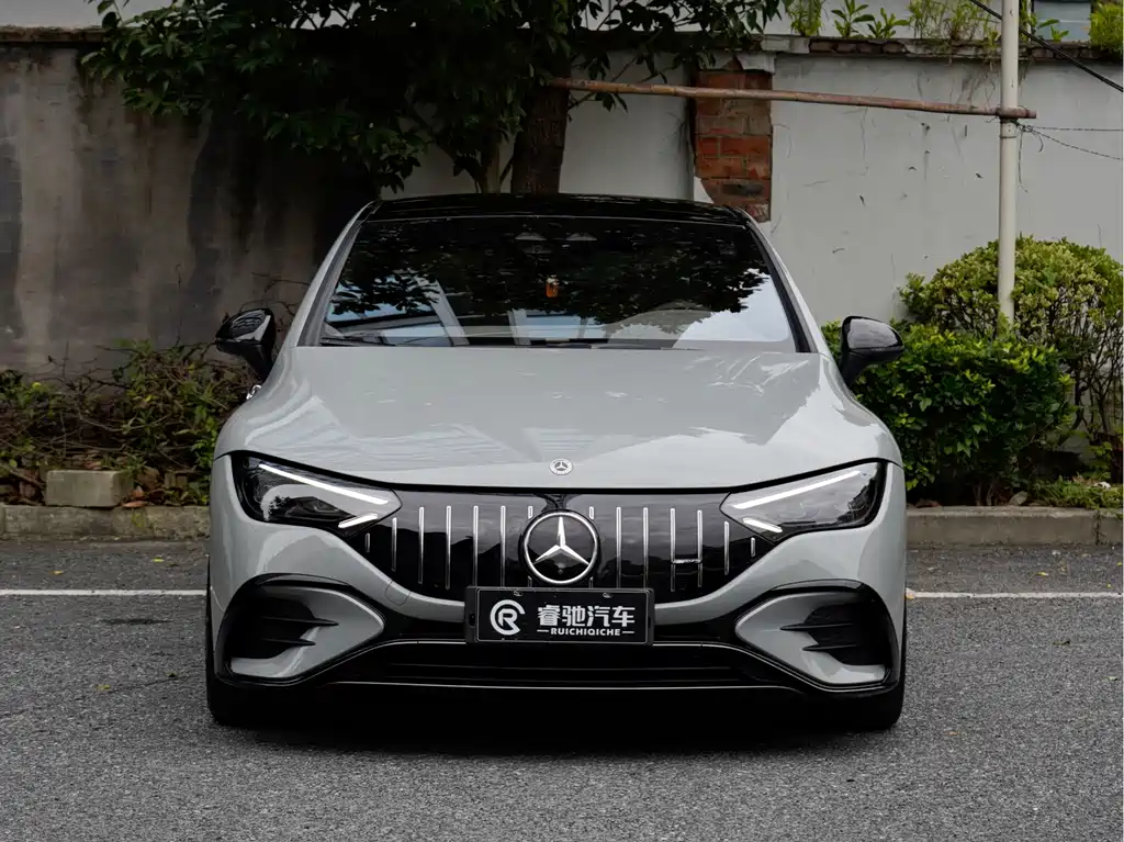 Mercedes-Benz EQE AMG — фото 2