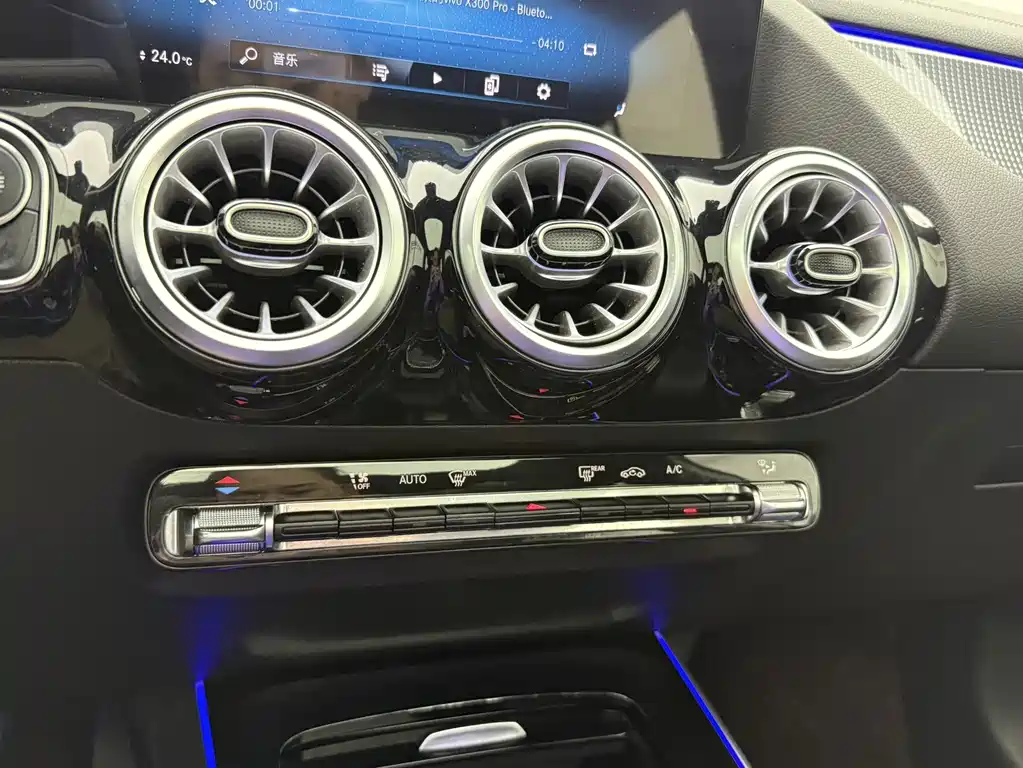 Mercedes-Benz GLA — фото 19