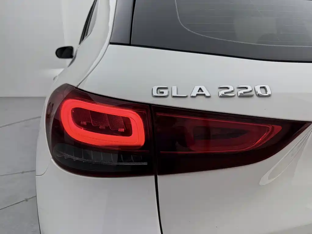 Mercedes-Benz GLA — фото 23