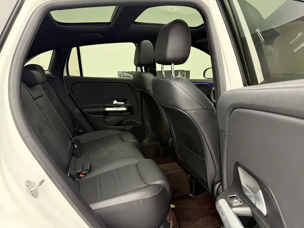 Mercedes-Benz GLA — фото 10