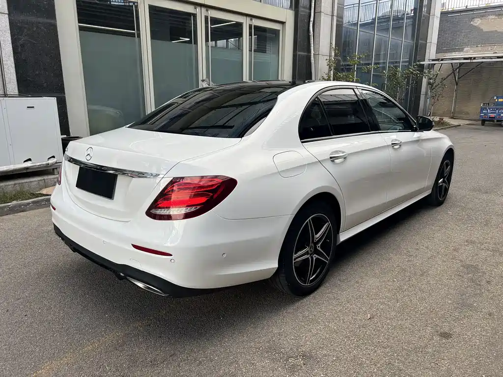 Mercedes-Benz E-Class (Import) — фото 3