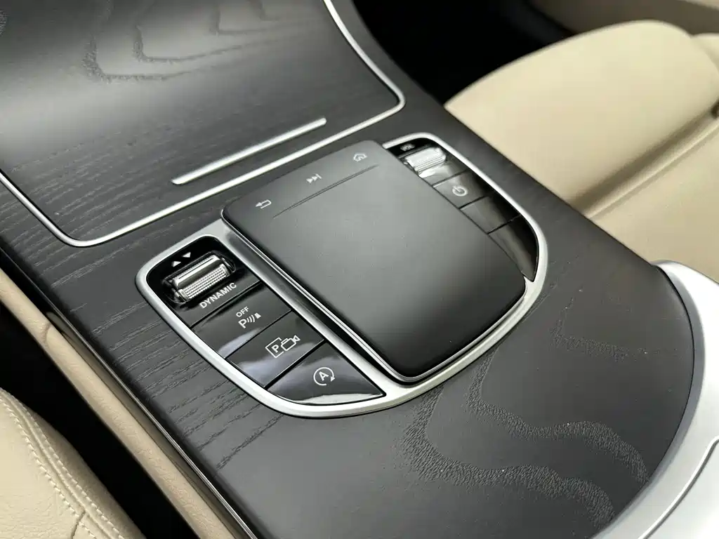 Mercedes-Benz C-Class — фото 18
