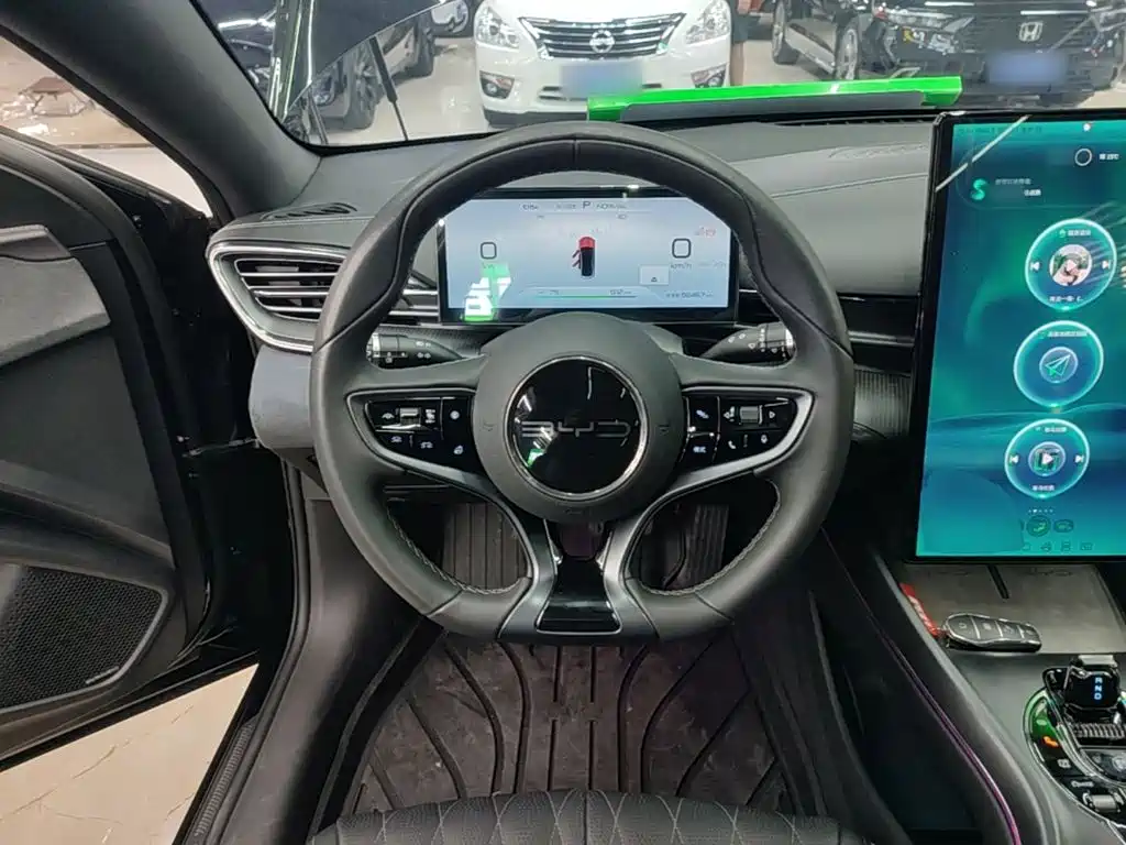 BYD Seal — фото 11