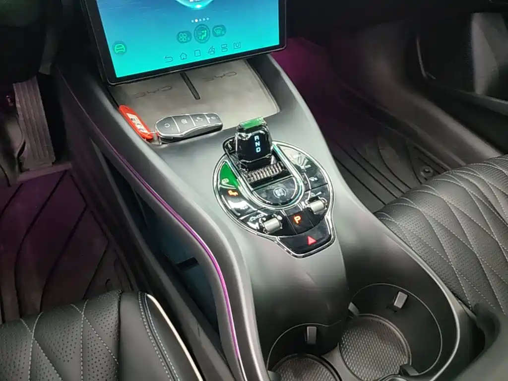 BYD Seal — фото 14