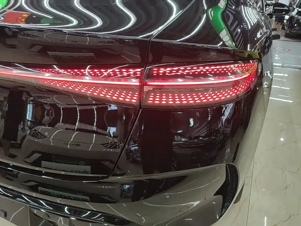 BYD Seal — фото 8