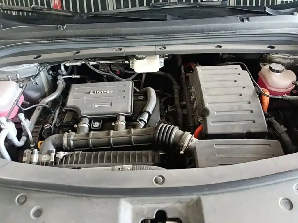 BYD L DM-i — фото 20
