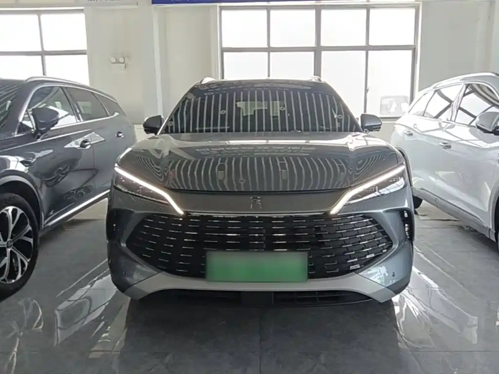 BYD L DM-i — фото 3