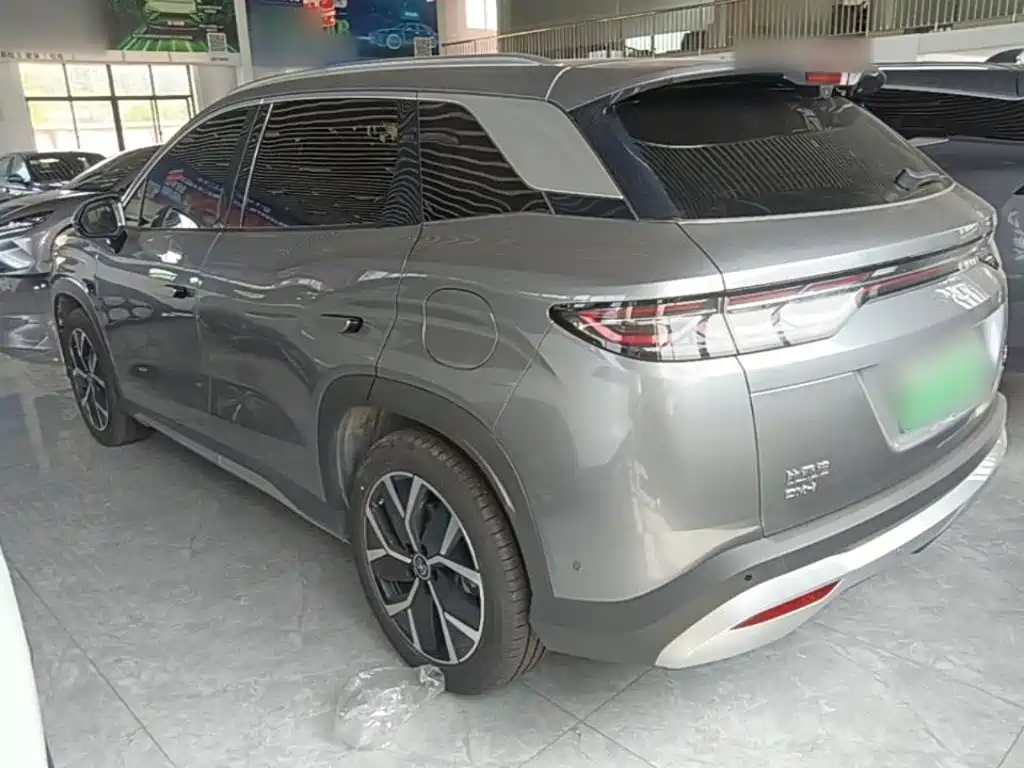 BYD L DM-i — фото 5