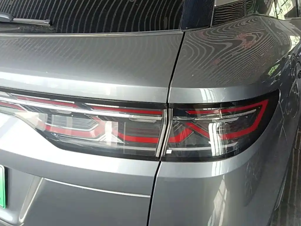 BYD L DM-i — фото 8