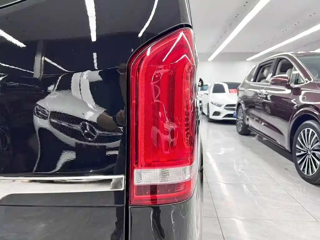 Mercedes-Benz Vito — фото 32