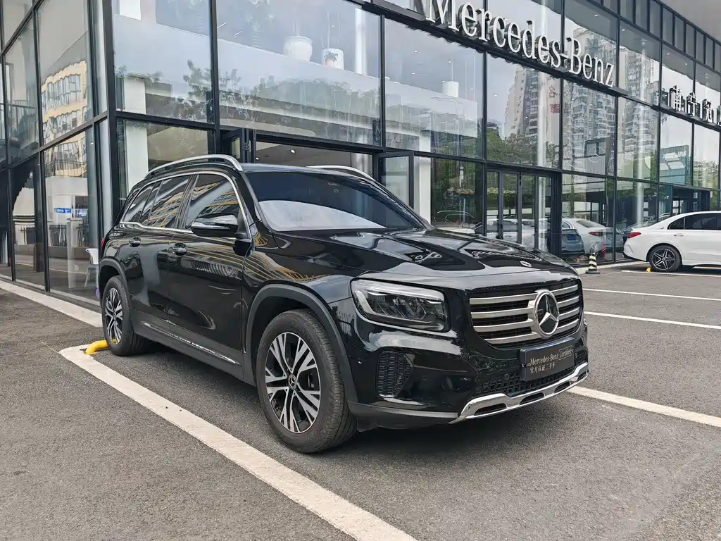 Mercedes-Benz GLB — фото 11