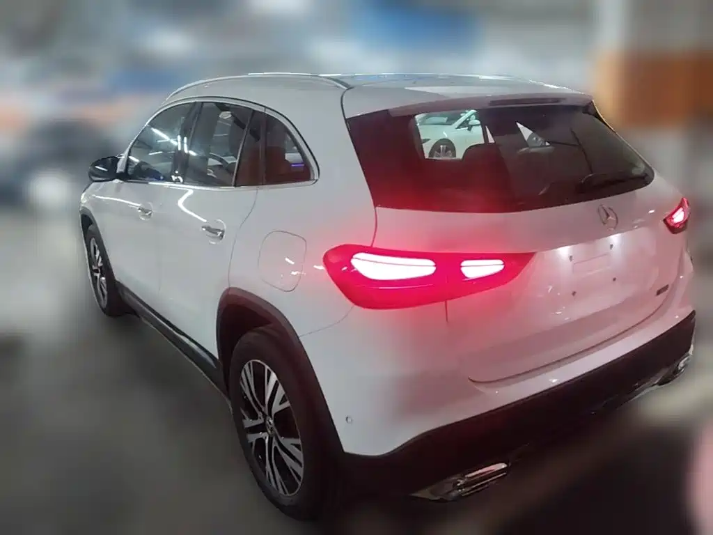 Mercedes-Benz GLA — фото 6