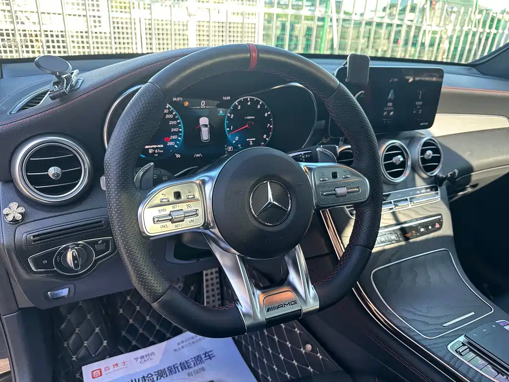 Mercedes-Benz GLC AMG — фото 6
