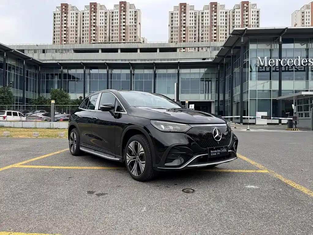 Mercedes-Benz EQE SUV — фото 3
