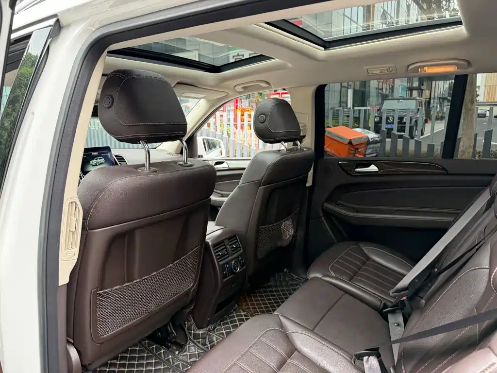 Mercedes-Benz GLS — фото 11