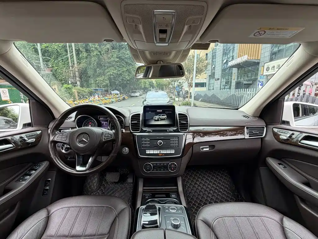 Mercedes-Benz GLS — фото 13