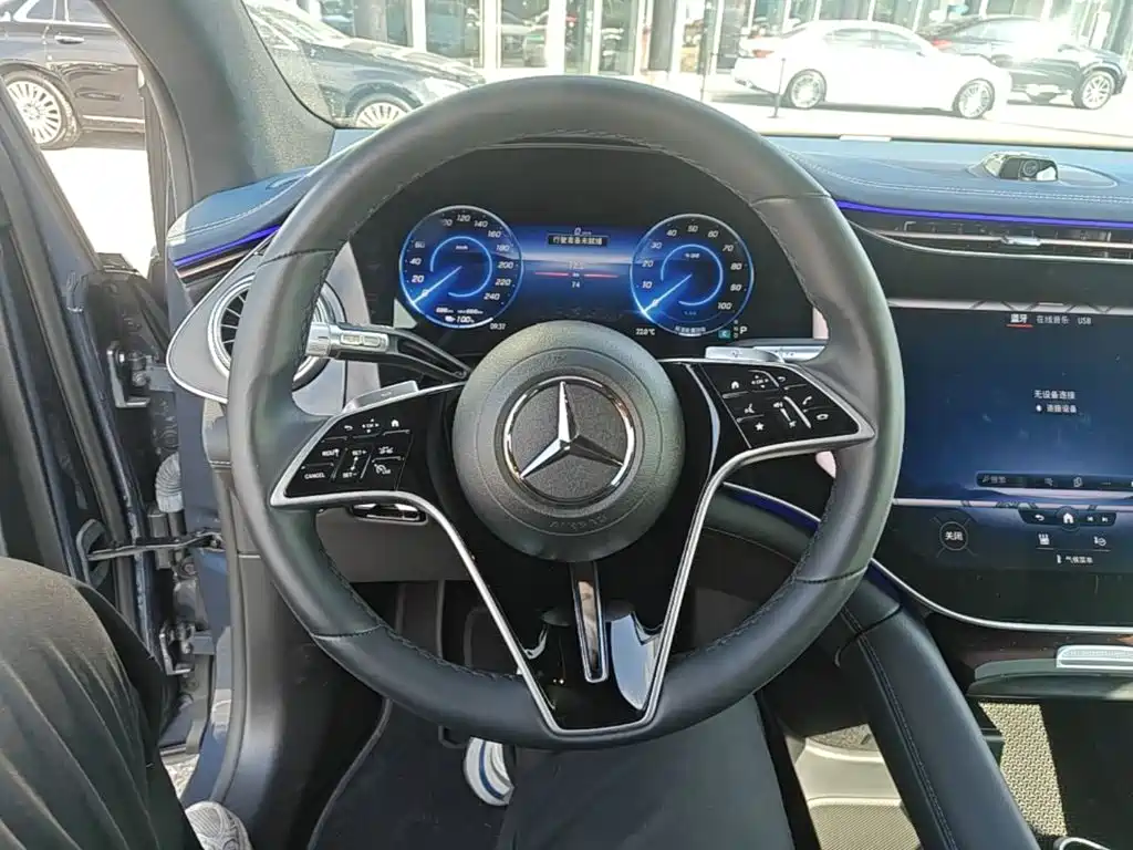 Mercedes-Benz EQS — фото 10