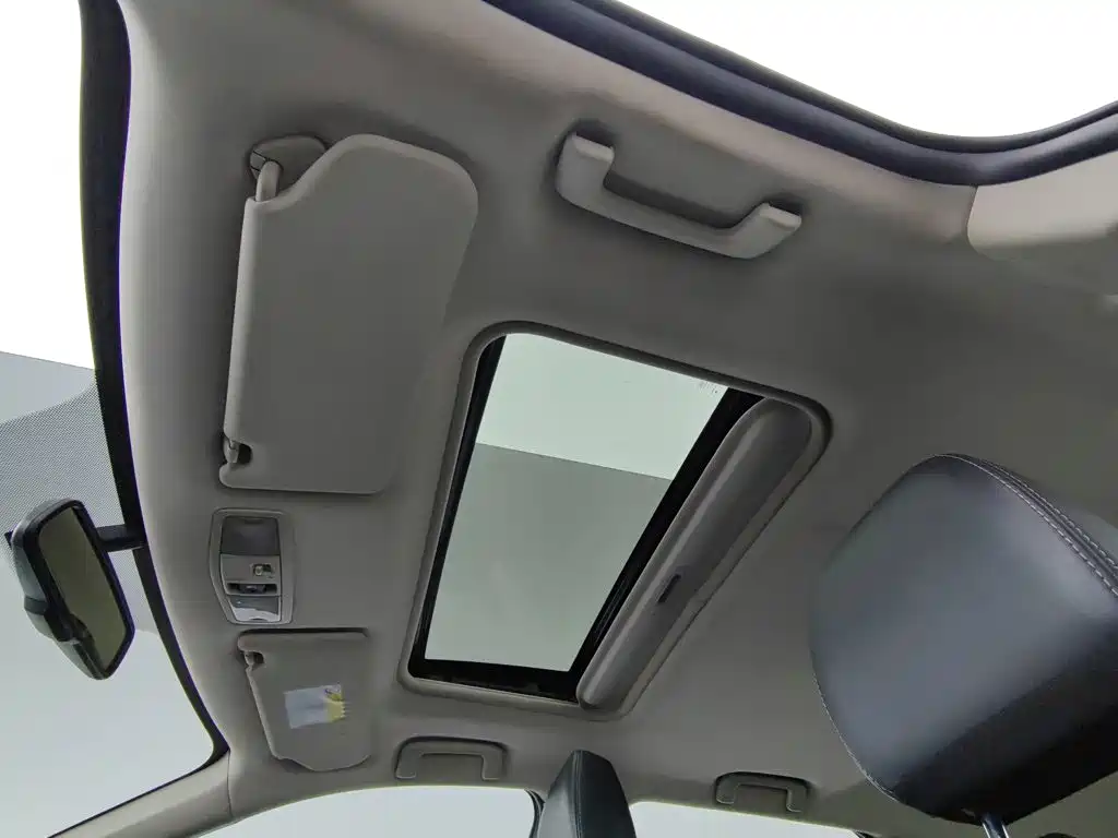 Mitsubishi Outlander — фото 14
