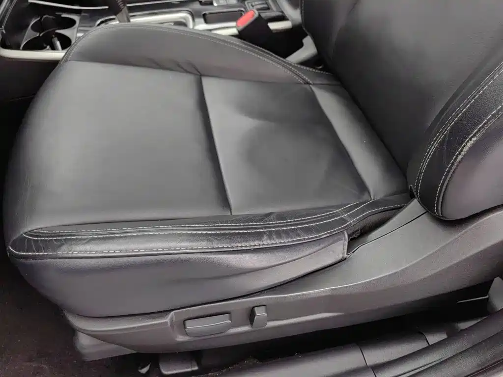 Mitsubishi Outlander — фото 20