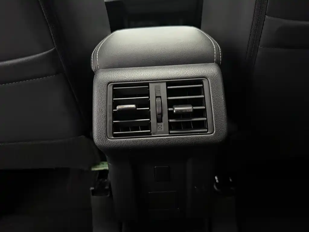 Mitsubishi Outlander — фото 20