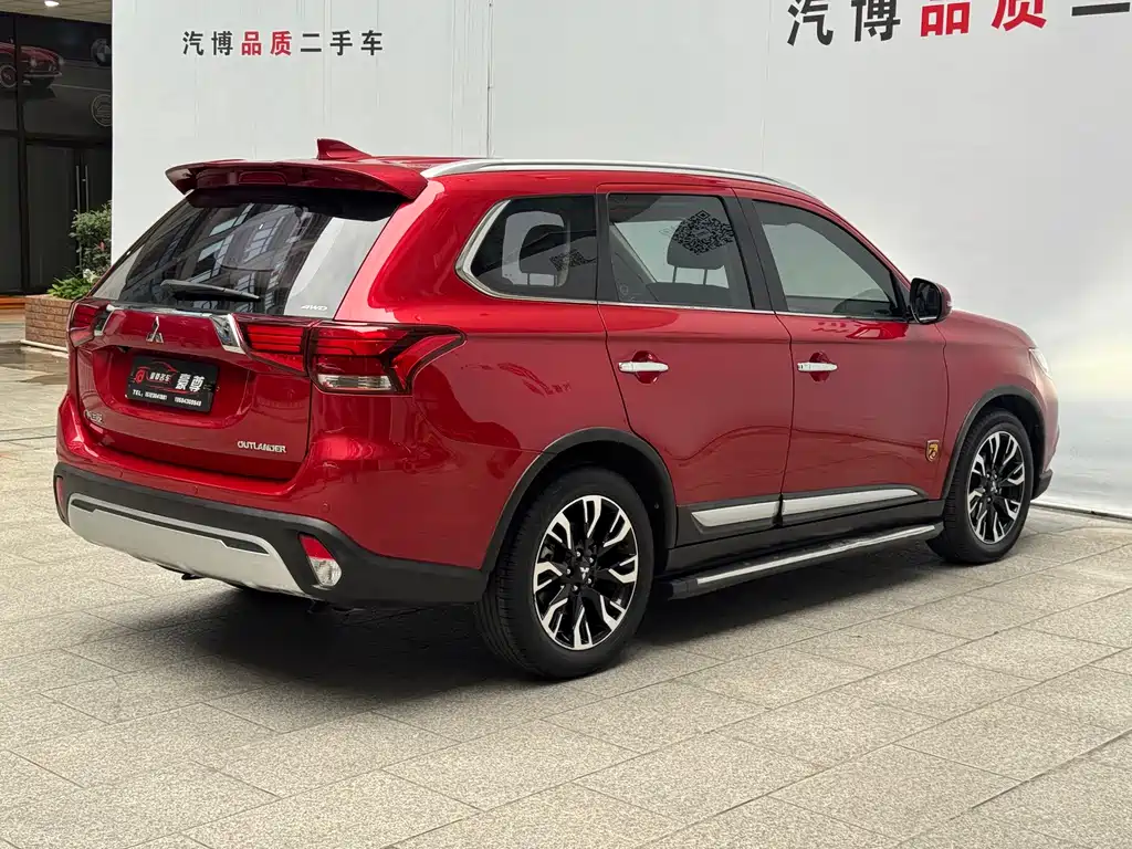 Mitsubishi Outlander — фото 4