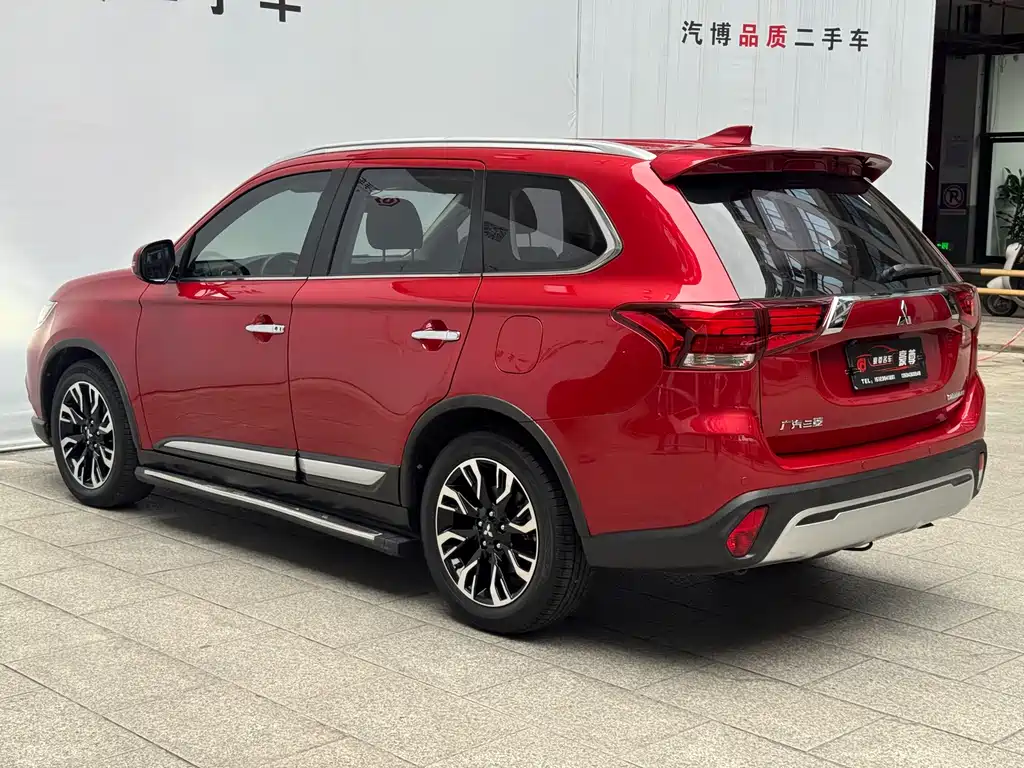 Mitsubishi Outlander — фото 6