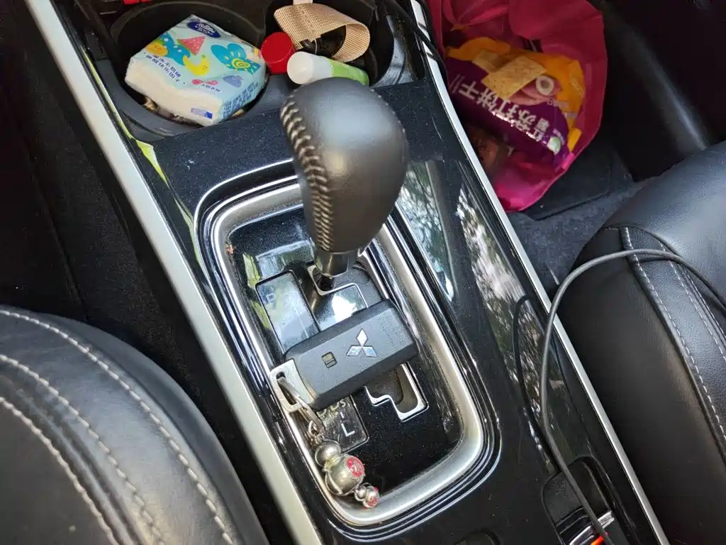 Mitsubishi Outlander — фото 10